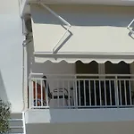 White 70m From The Sea Appartement *