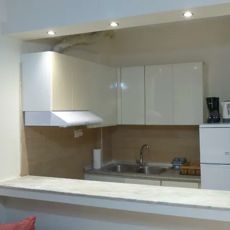 Apartment White 70m From The Sea