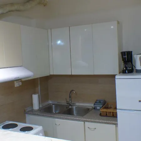 Apartment White 70m From The Sea