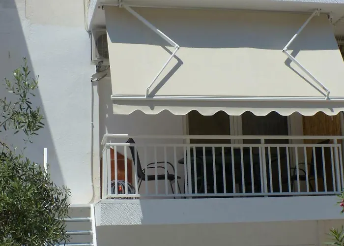 White 70m From The Sea Appartement *